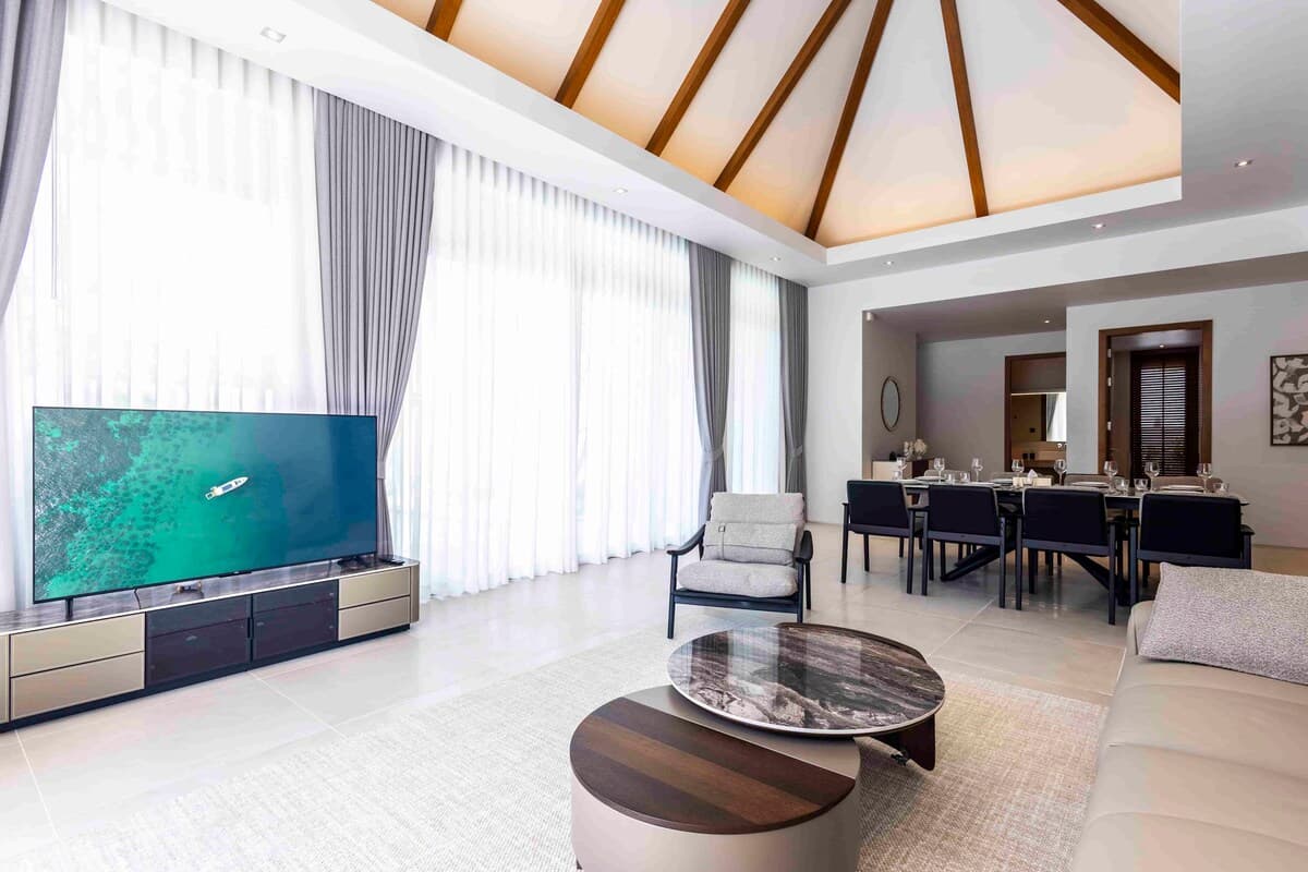 Villa 4 bedrooms with pool in Thalang, Phuket — photo 2