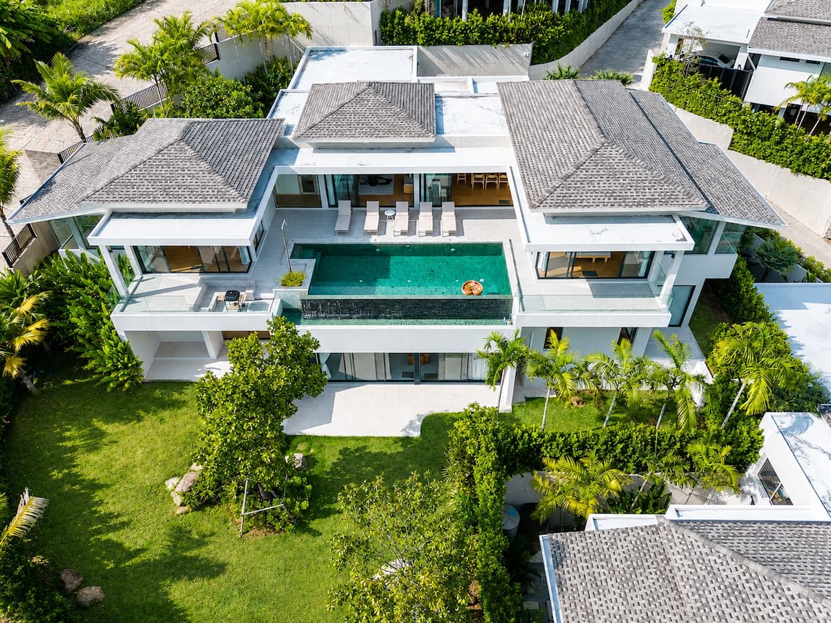 Villa 5 bedrooms with pool in Chalong, Phuket — photo 2