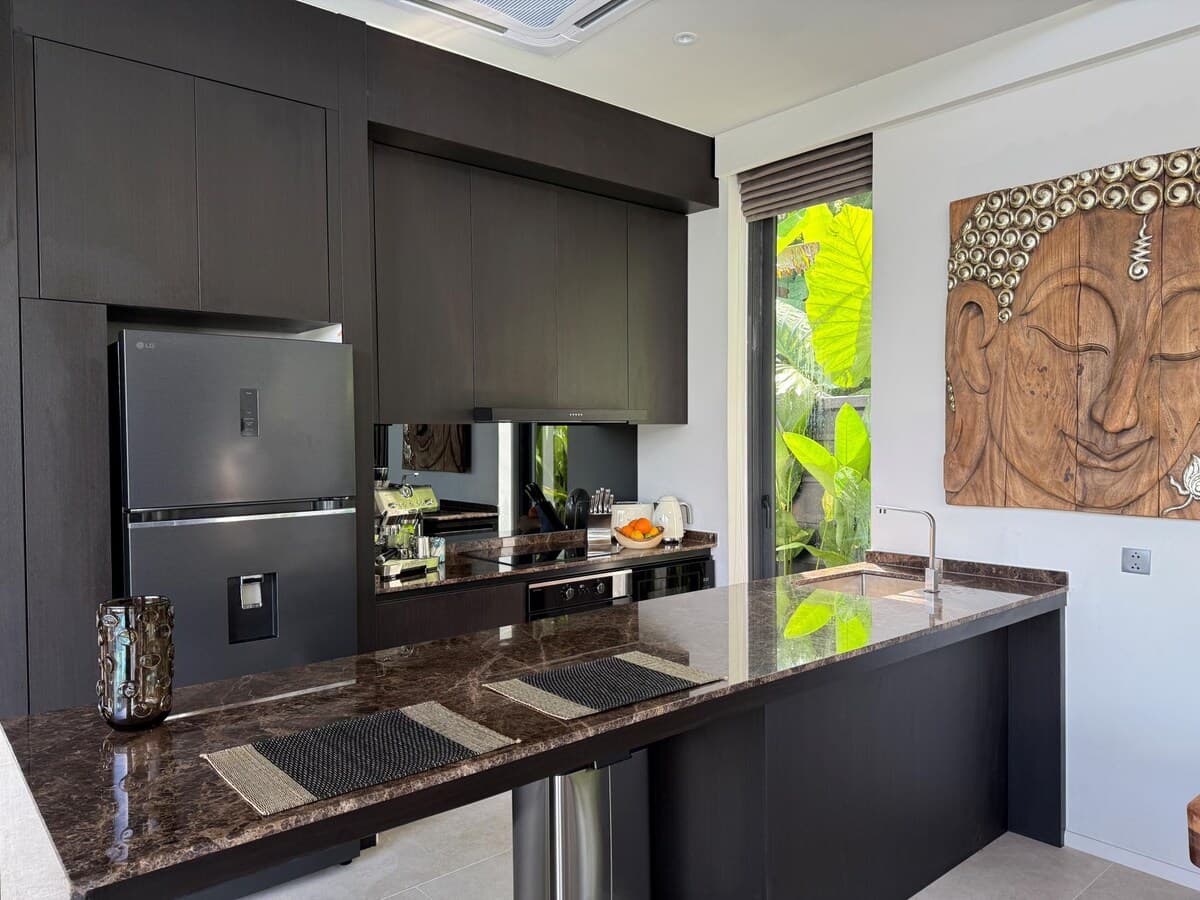 Villa 3 bedrooms with pool in Nai Yang, Phuket — photo 4
