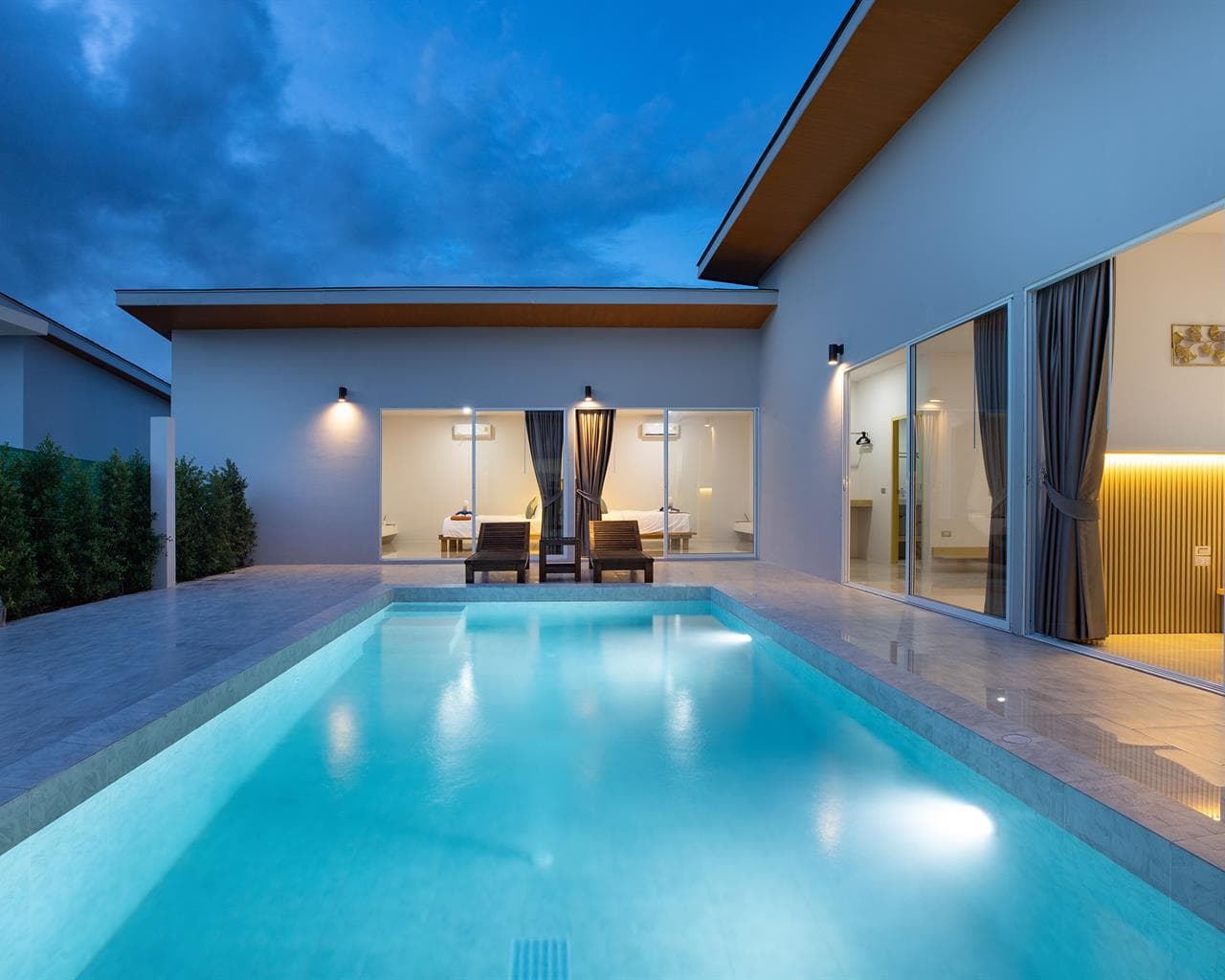 Villa 4 bedrooms with pool in Patong, Phuket — photo 3