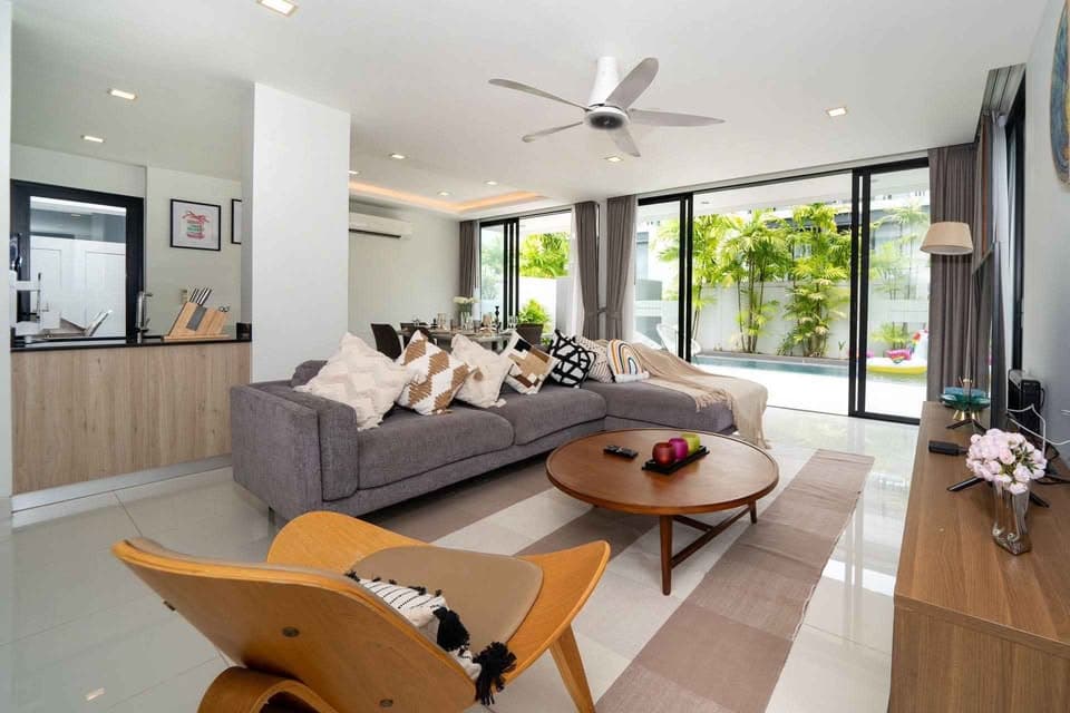Villa 5 bedrooms with pool in Bang Tao, Phuket — photo 3