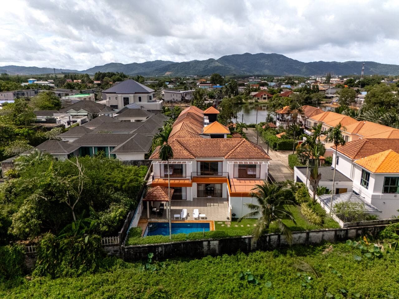 Villa 3 bedrooms with pool in Thalang, Phuket — photo 4