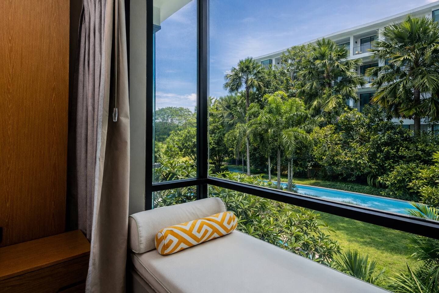 Apartment 1 bedroom with pool in Rawai, Phuket — photo 2