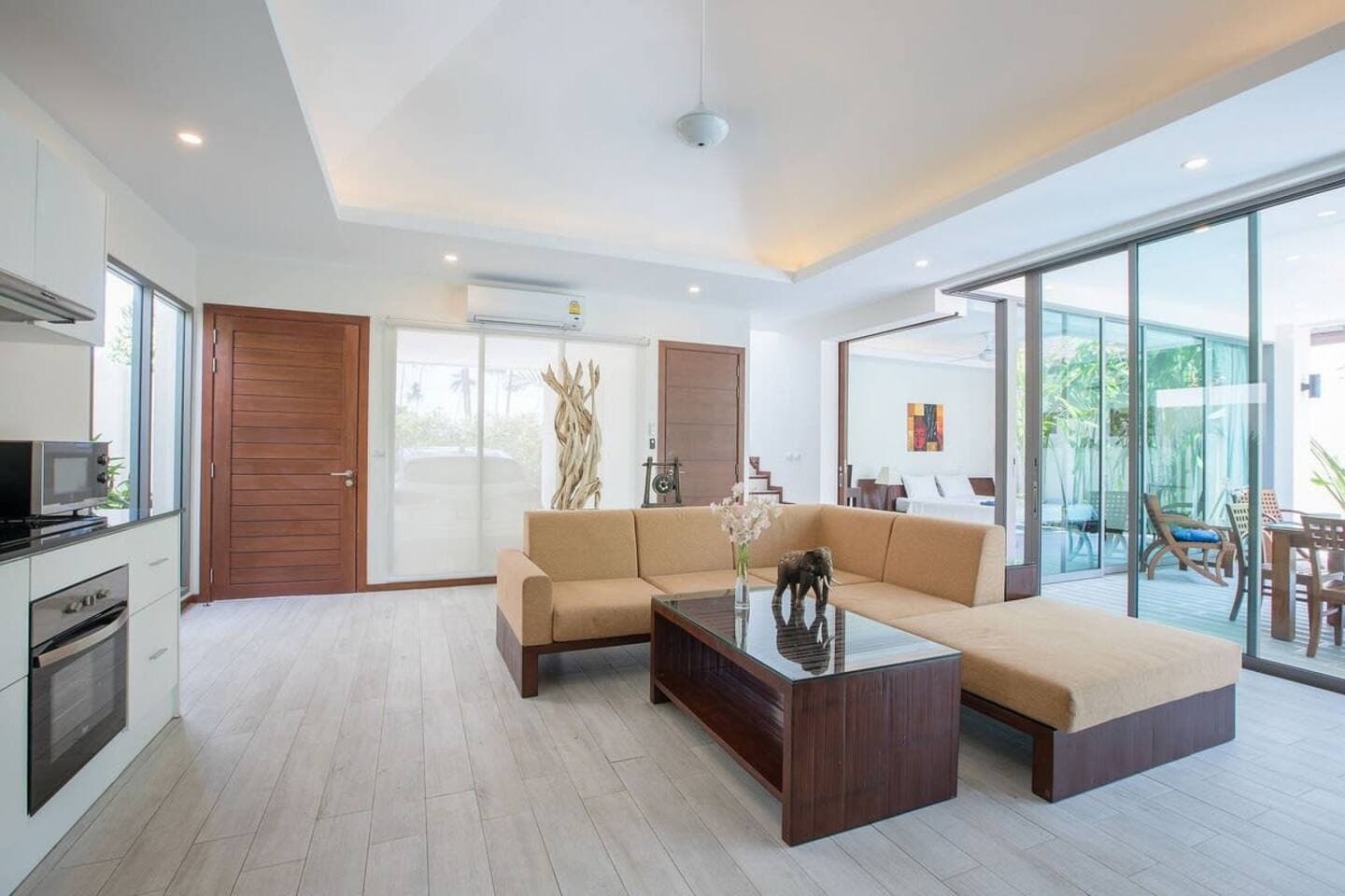 Villa 4 bedrooms with pool in Rawai, Phuket — photo 5