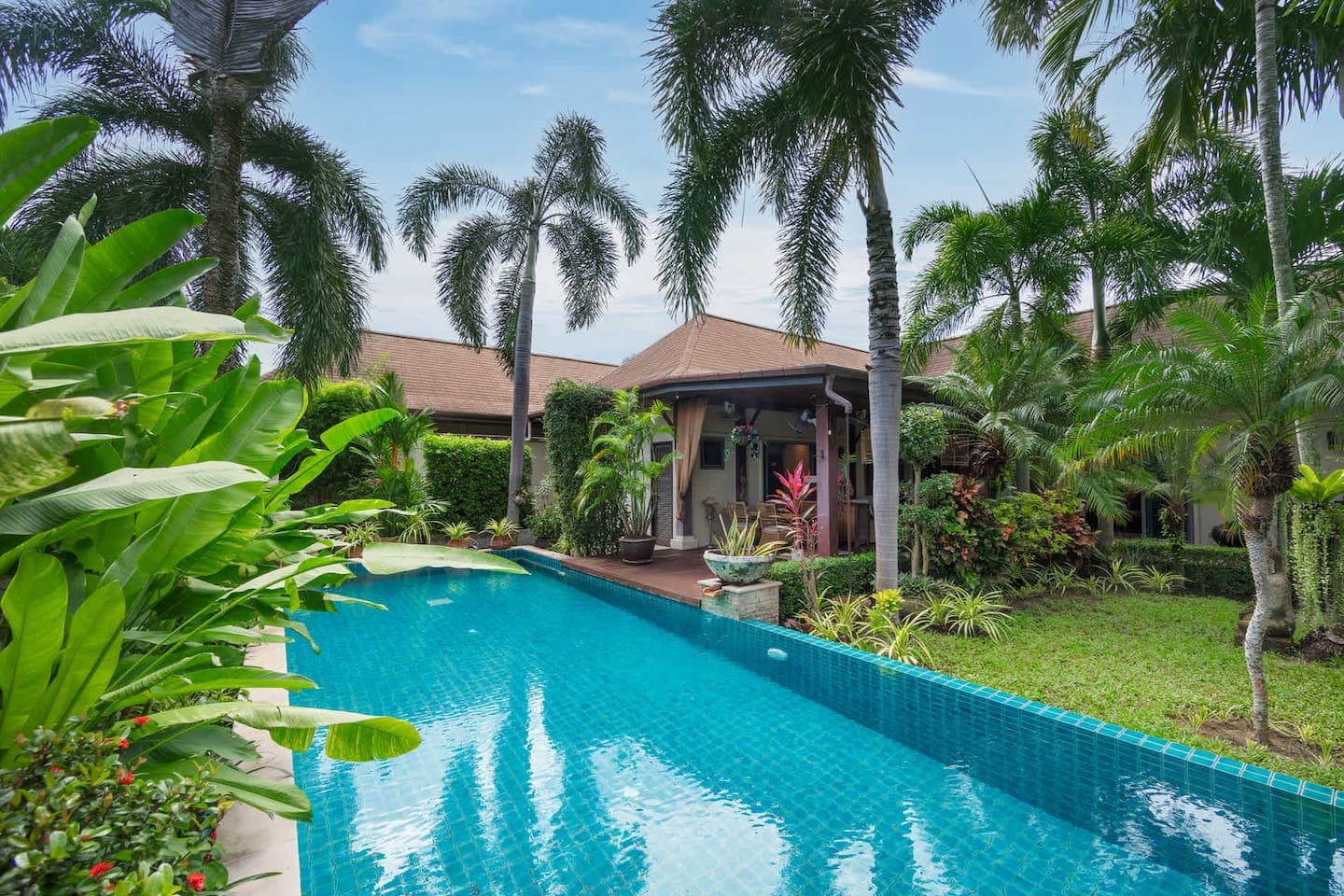 Villa 3 bedrooms with pool in Rawai, Phuket — photo 2