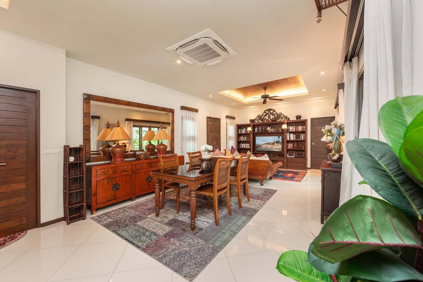 Villa 3 bedrooms with pool in Rawai, Phuket — photo 4