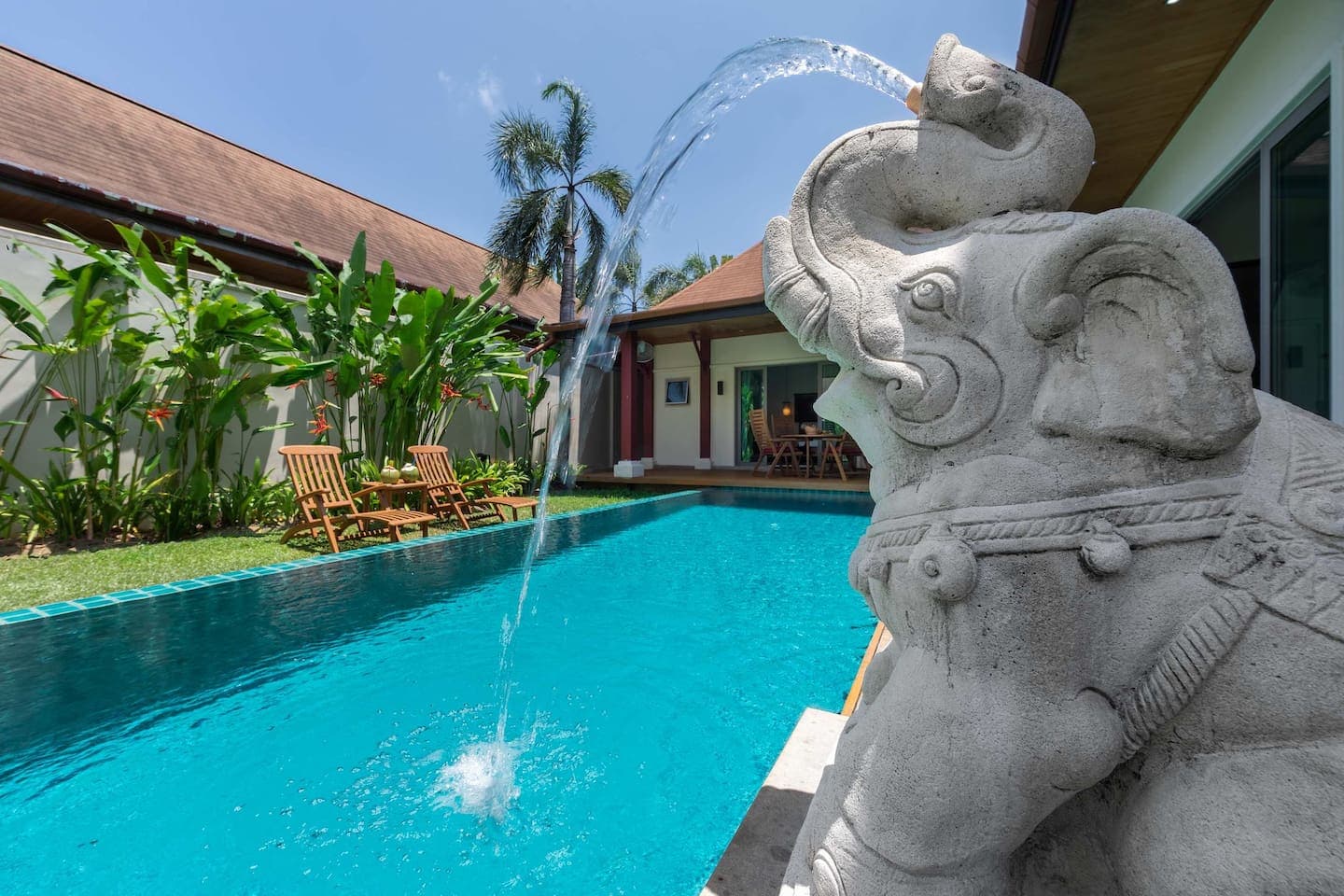 Villa 3 bedrooms with pool in Rawai, Phuket — photo 2