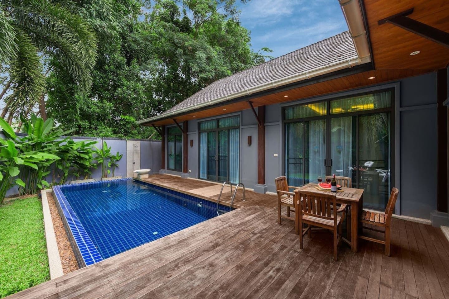 Villa 3 bedrooms with pool in Chalong, Phuket — photo 2