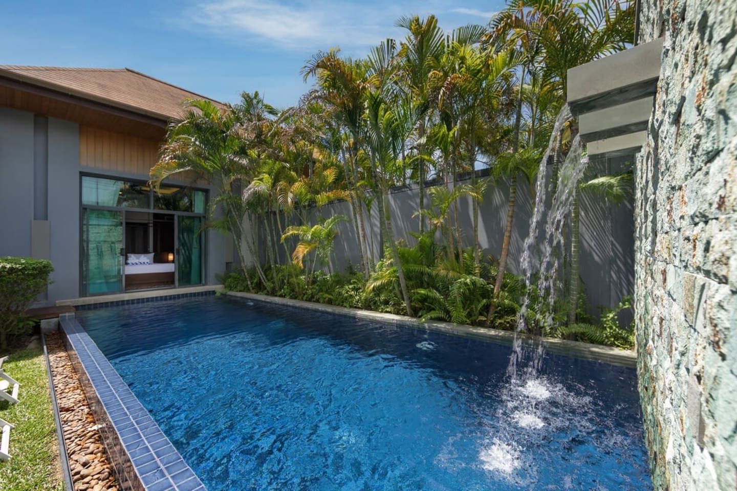 Villa 2 bedrooms with pool in Chalong, Phuket — photo 2