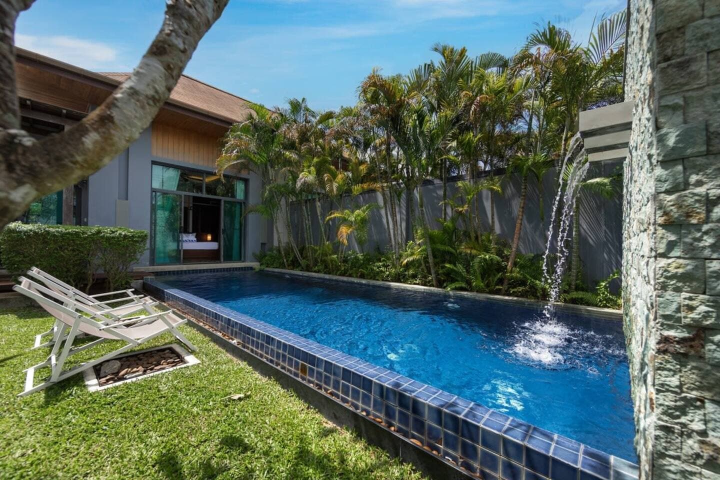 Villa 2 bedrooms with pool in Chalong, Phuket — photo 3
