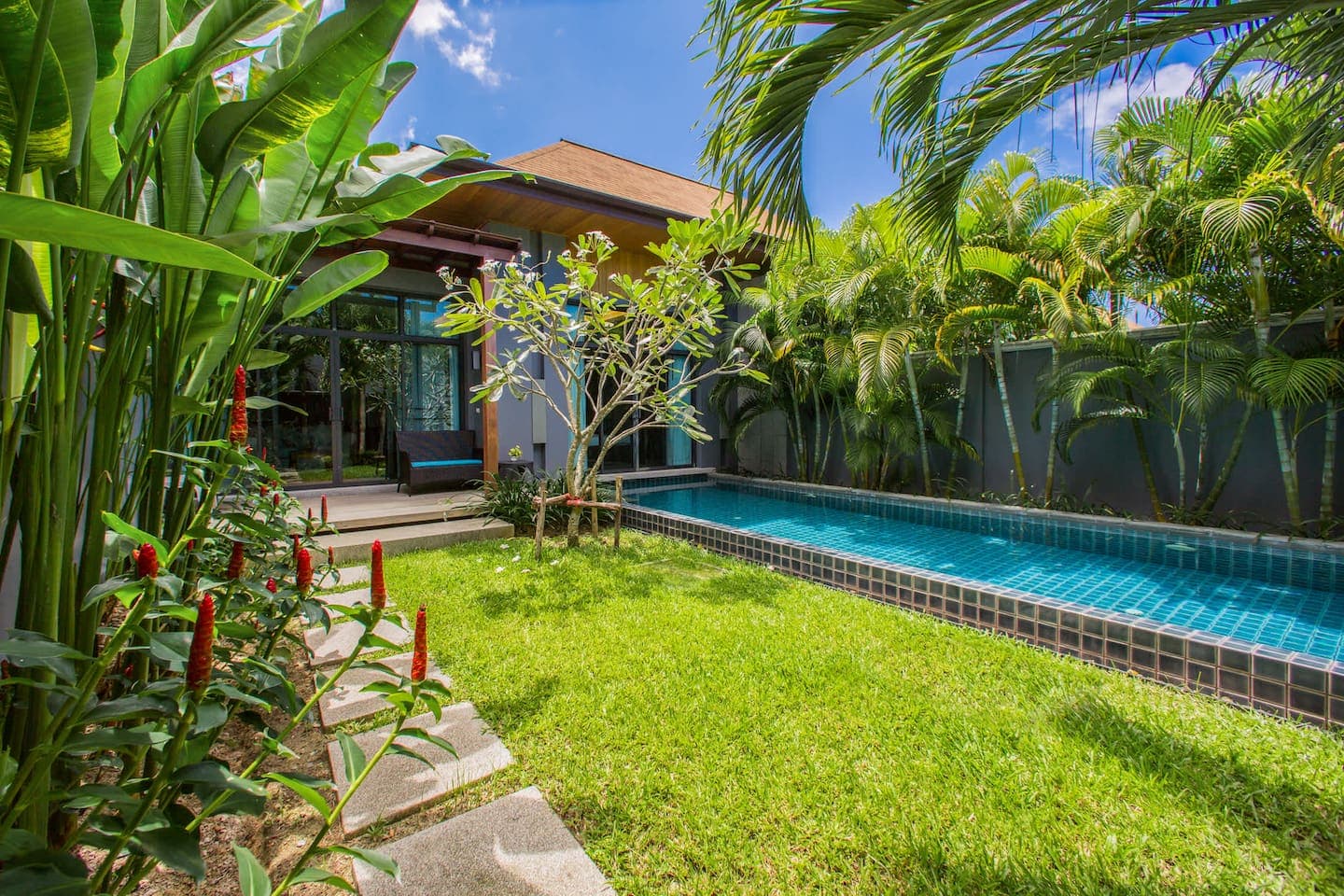 Villa 2 bedrooms with pool in Rawai, Phuket — photo 2