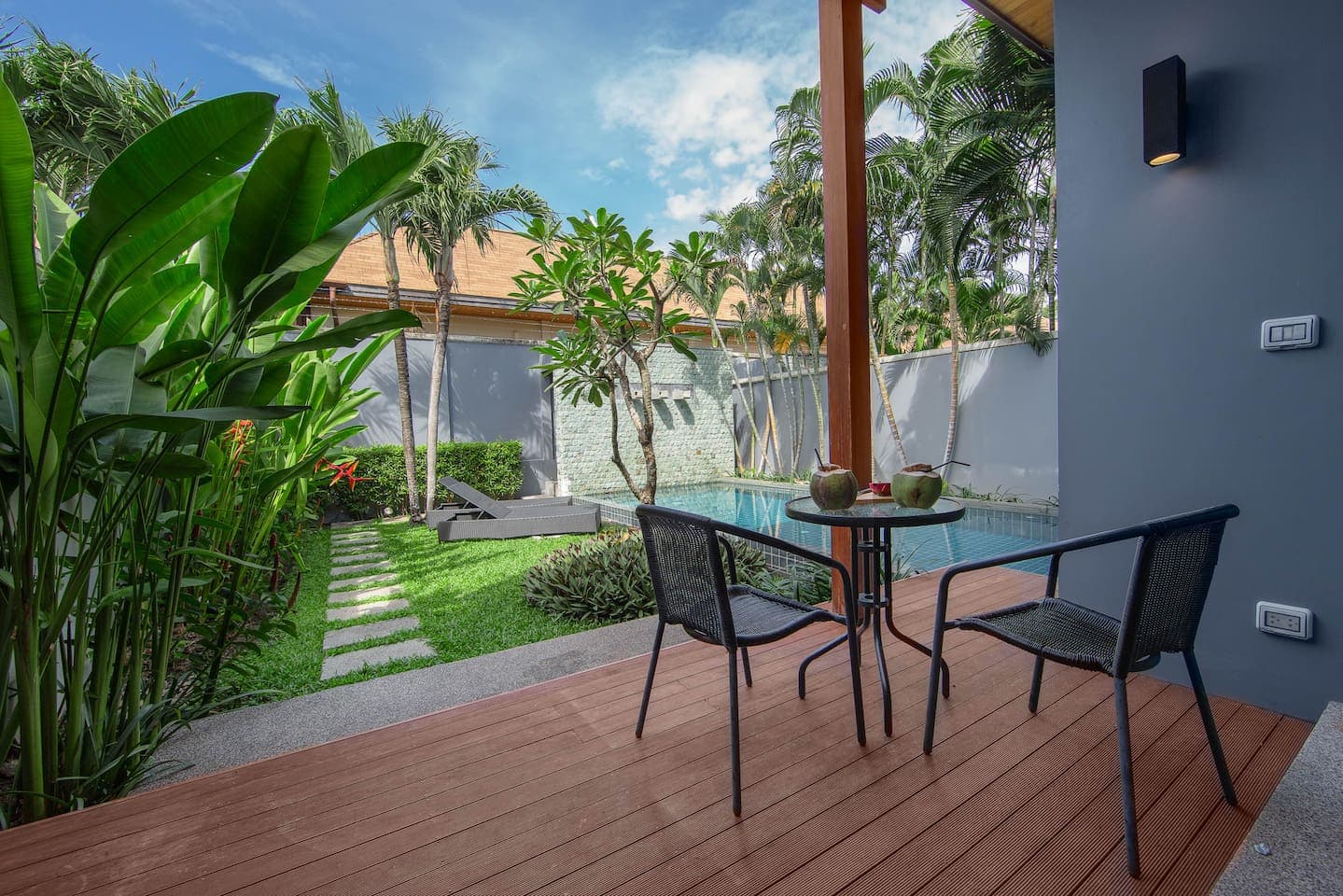 Villa 2 bedrooms with pool in Rawai, Phuket — photo 2