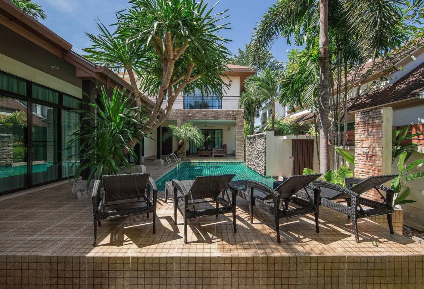 Villa 4 bedrooms with pool in Rawai, Phuket — photo 5