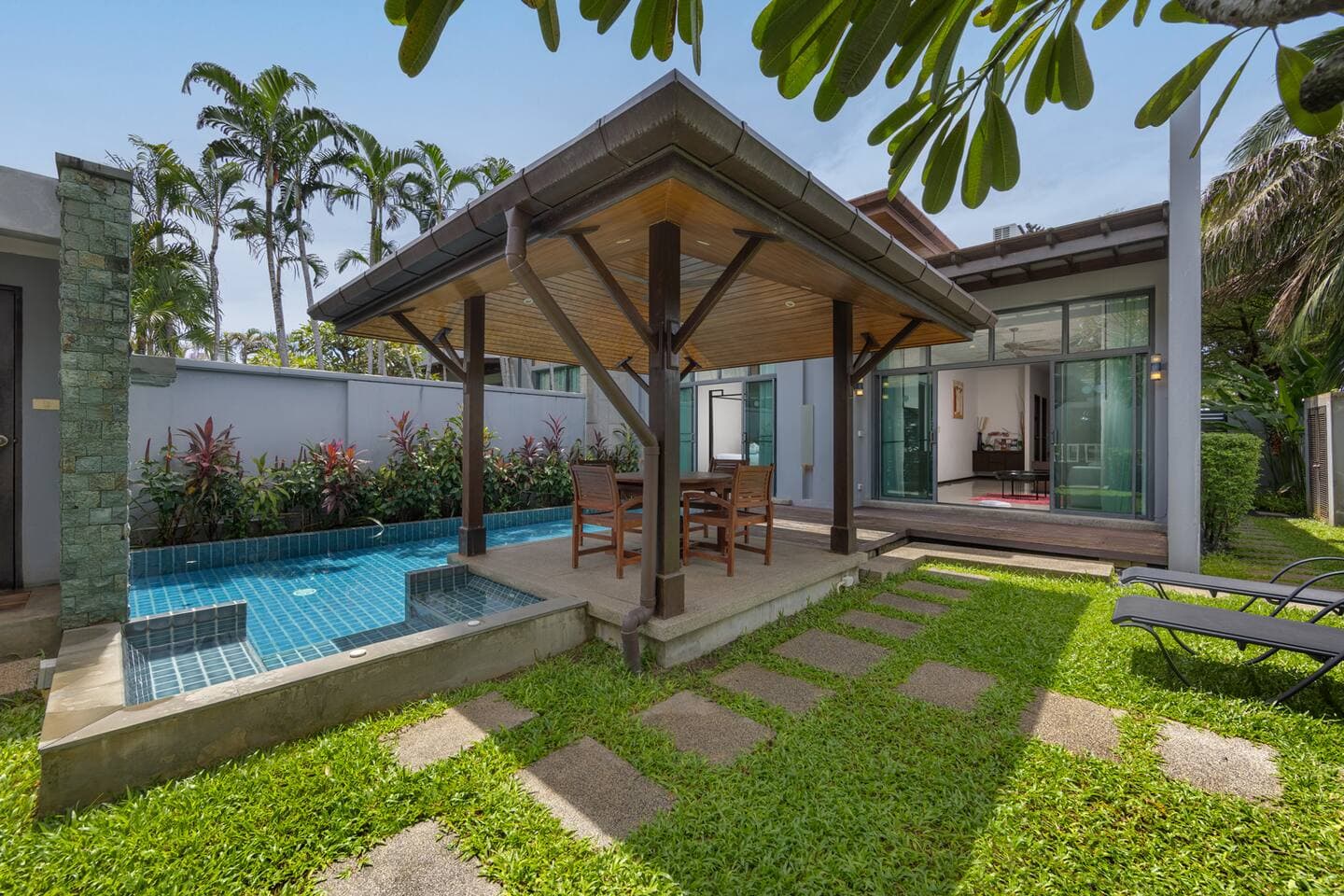 Villa 3 bedrooms with pool in Rawai, Phuket — photo 4