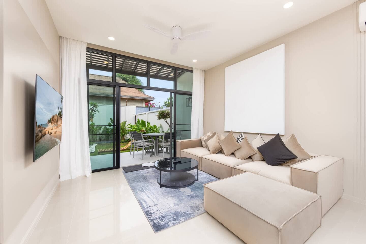 Villa 2 bedrooms with pool in Rawai, Phuket — photo 3