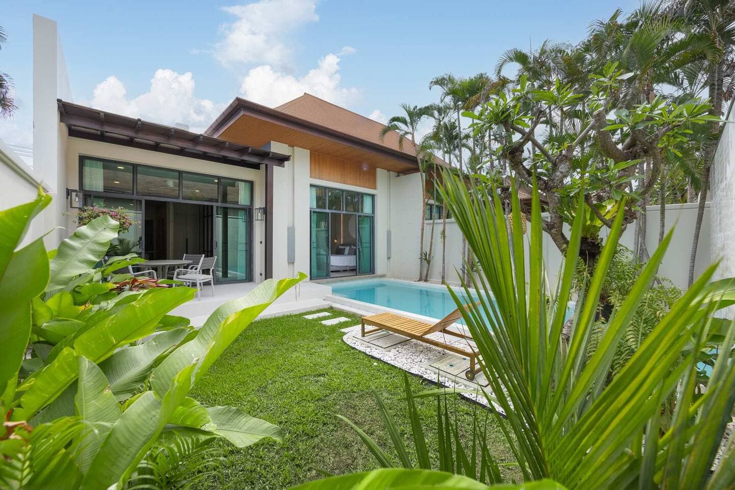 Villa 2 bedrooms with pool in Rawai, Phuket — photo 4