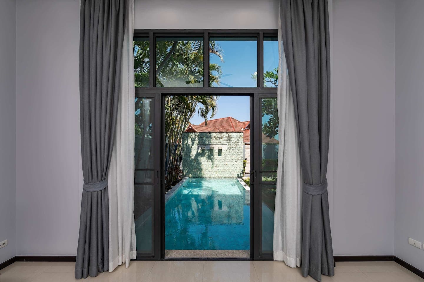 Villa 2 bedrooms with pool in Rawai, Phuket — photo 4