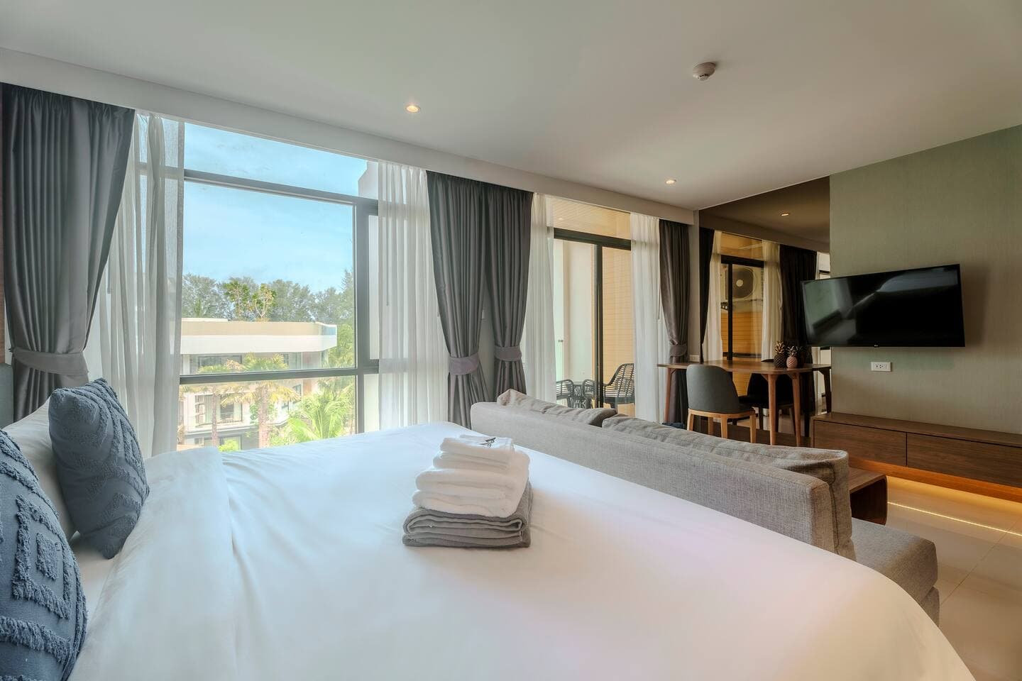 Apartment 1 bedroom with pool in Nai Yang, Phuket — photo 2
