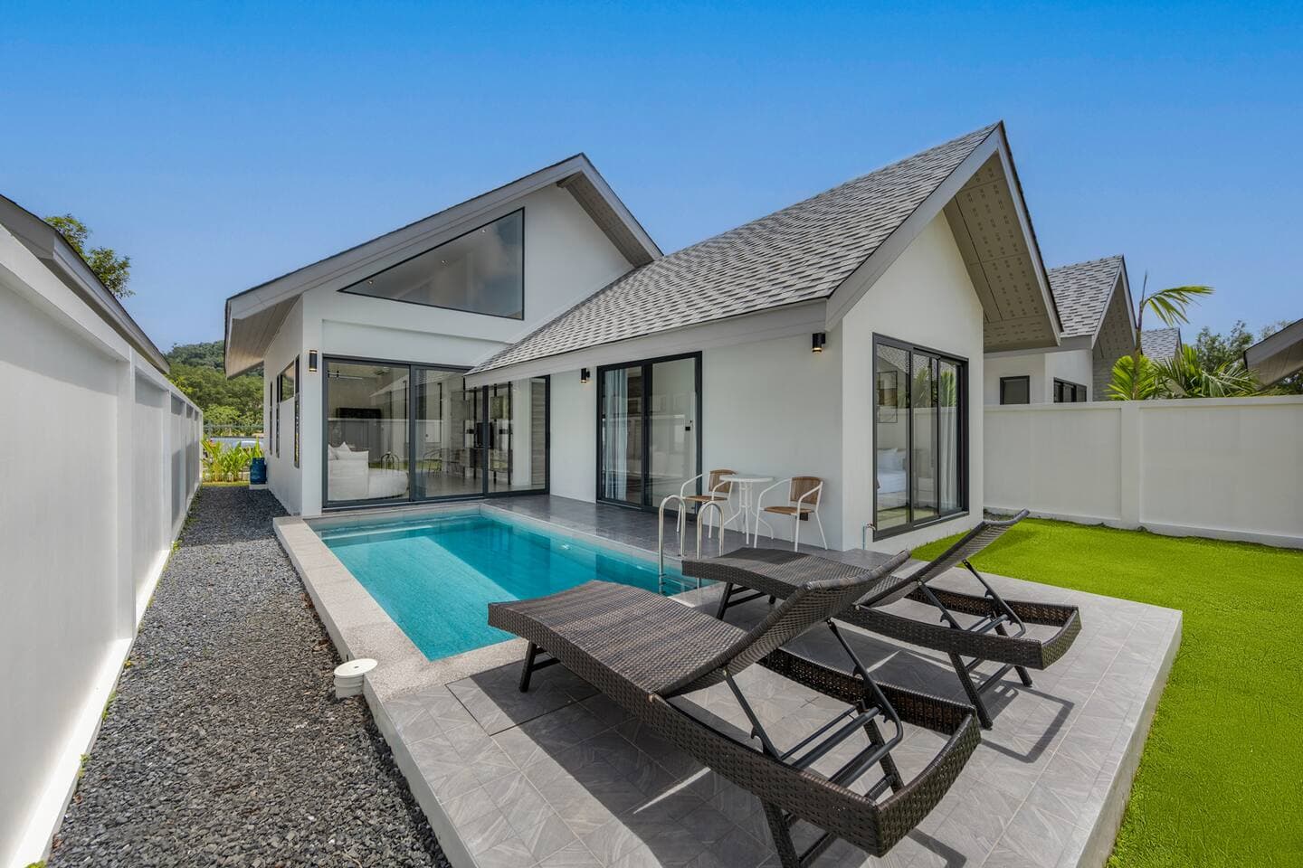 Villa 2 bedrooms with pool in Nai Yang, Phuket — photo 3